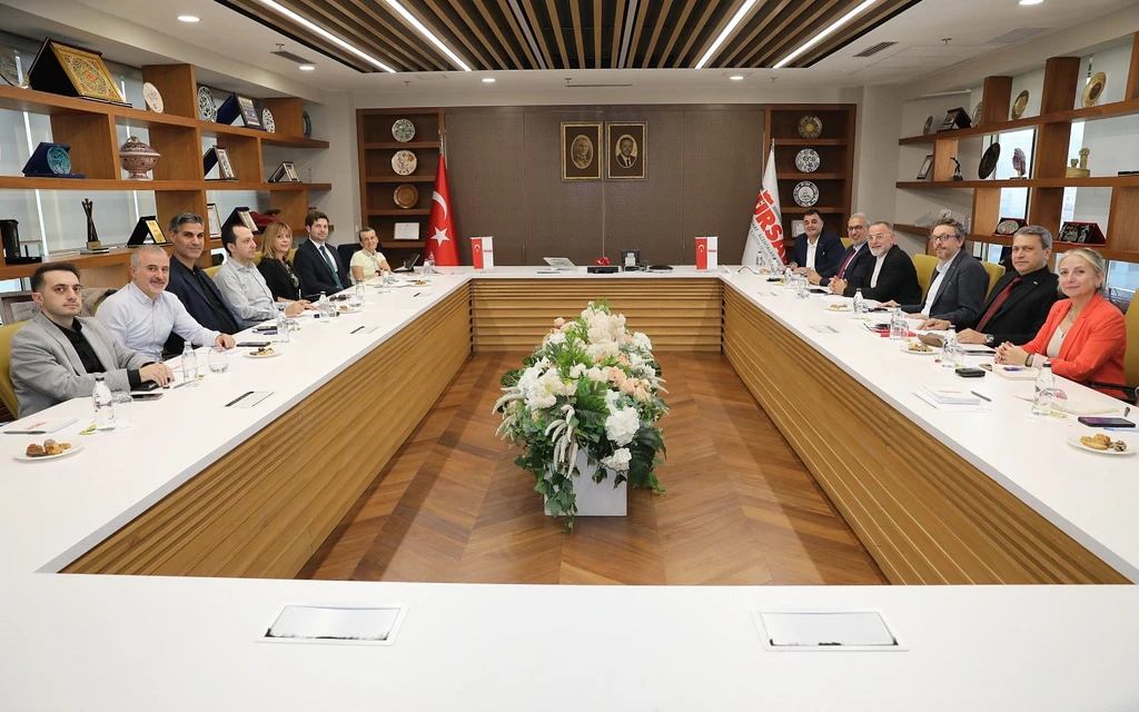 TÜRSAB ile İBB'den turizm zirvesi! İstanbul'daki yayalaştırma projesi masada