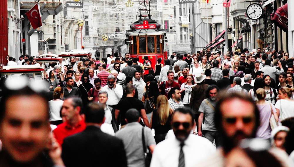 İstanbul'da 4 kişilik ailenin aylık yaşam maliyeti 4 asgari ücret 