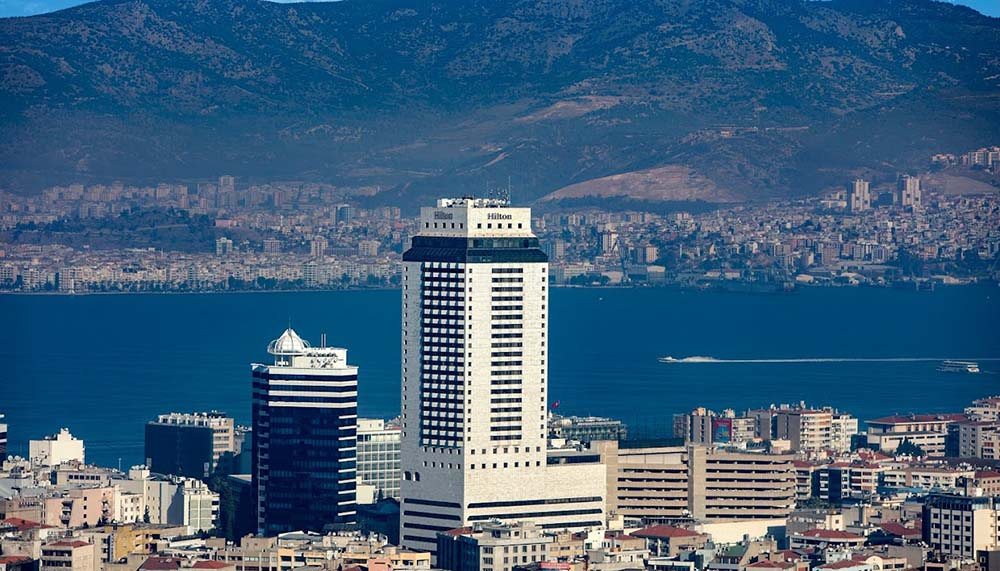 İzmir’deki Hilton Otel'in hastaneye dönüştürülmesine turizmcilerden tepki