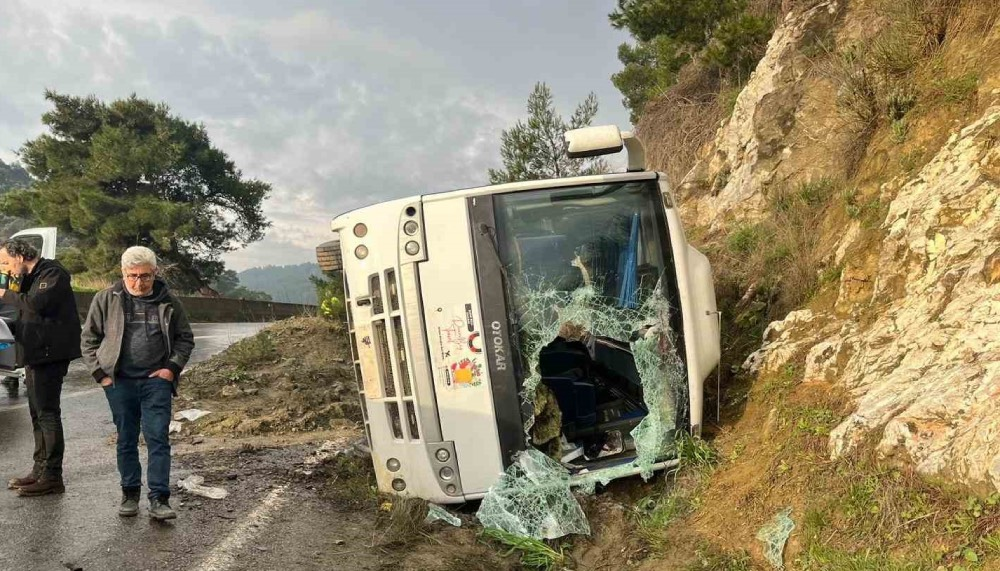 Aydın’da tur minibüsü devrildi: 23 kişi yaralandı