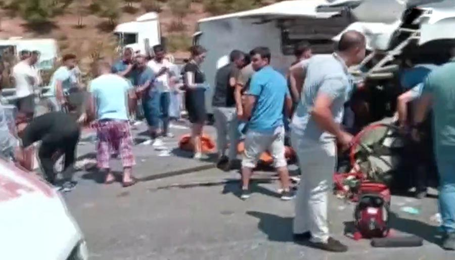 Gaziantep’te zincirleme otobüs kazası, 16 ölü, 21 yaralı
