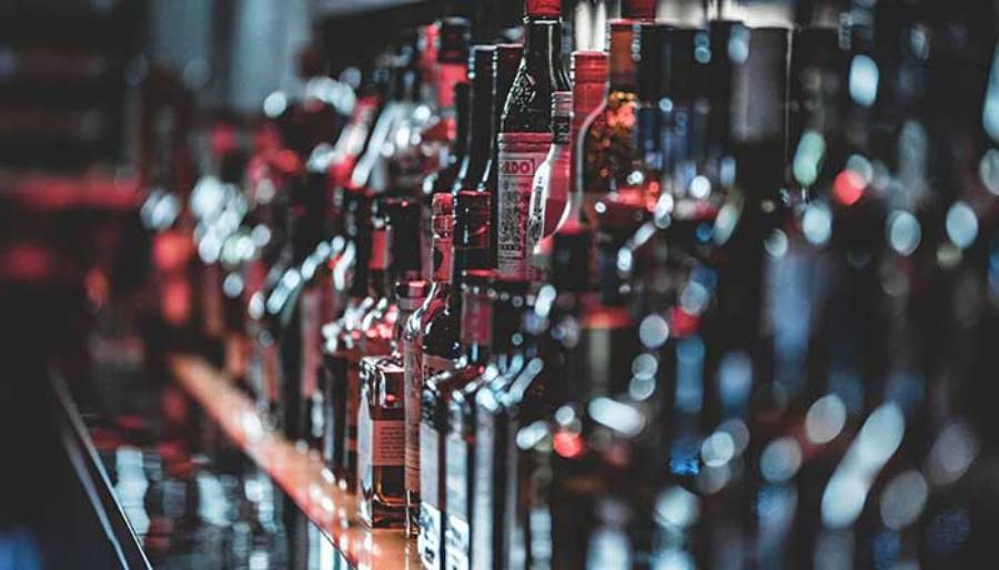 Antalya’daki otelde 3 bin 150 şişe sahte alkole el konuldu
