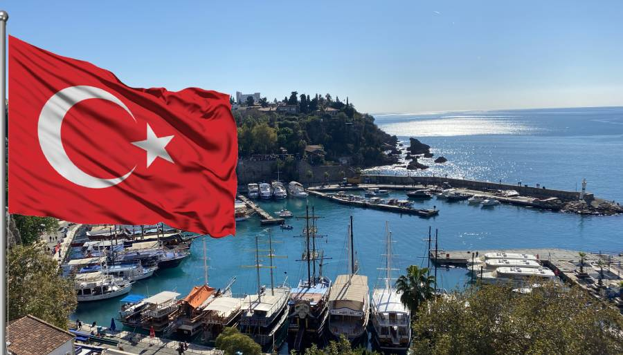 Antalya 2023'ün 11 ayında ne kadar turist ağırladı?