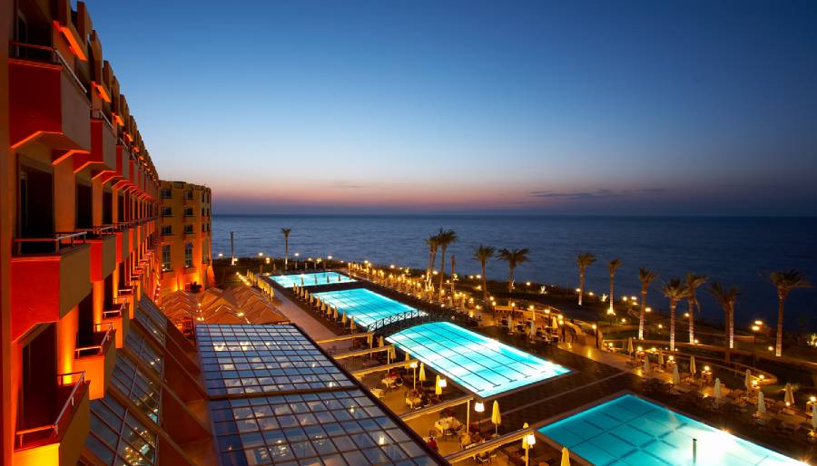 Akfen'den 70 milyon dolarlık otel satışı