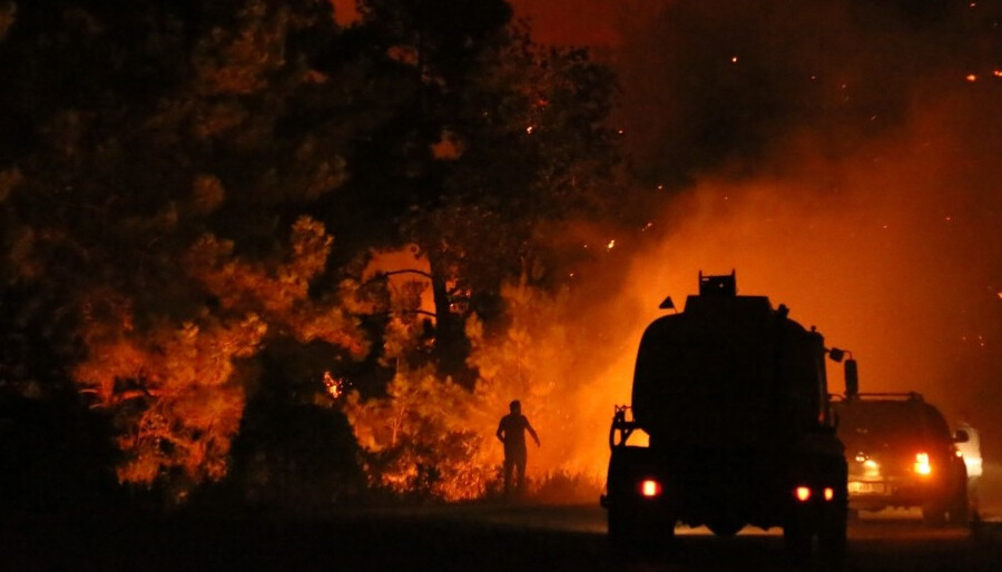 Manavgat'ta yangın 21 saat sonra kontrol altına alındı