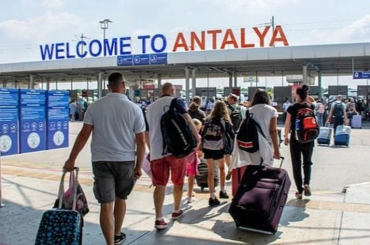 Antalya’ya gelen turist sayısında düşüş