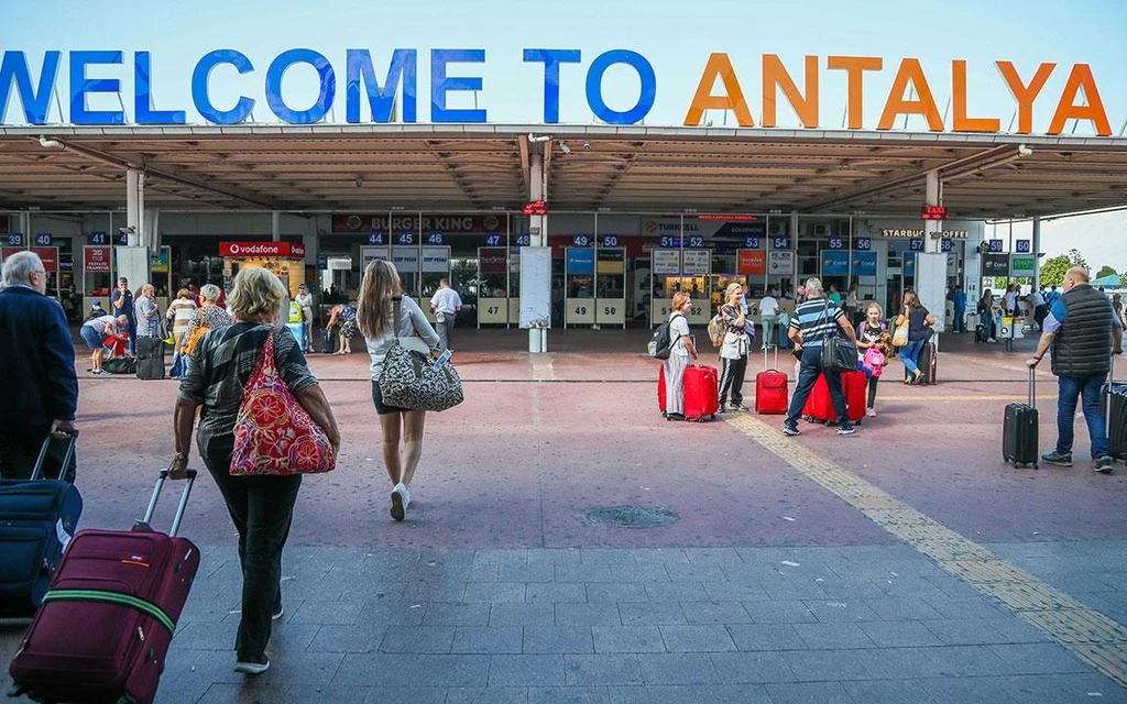 Antalya'da sezon aralık ayına kadar uzadı! Otellerde yüksek doluluk sürüyor