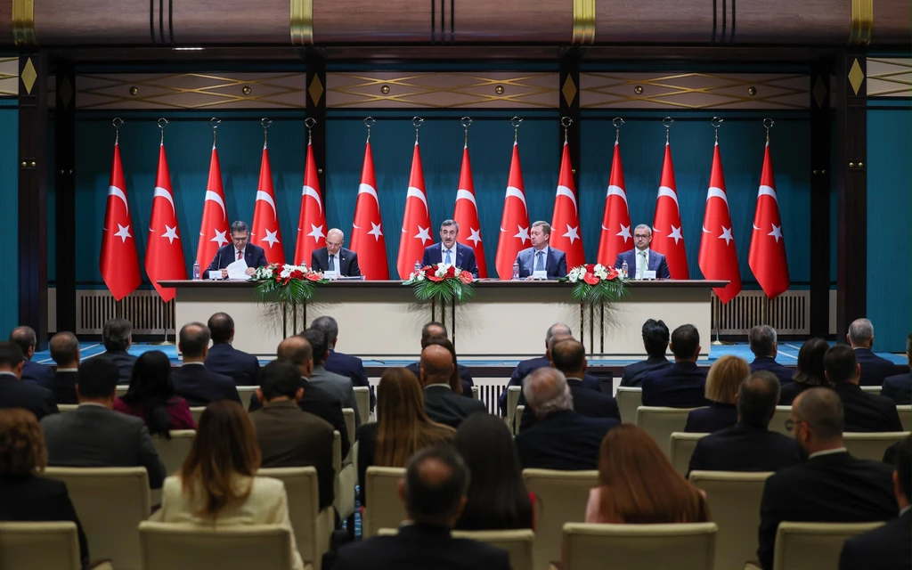 Yeni OVP'de turizm gelirlerine revize: 3 milyar dolarlık kayıp