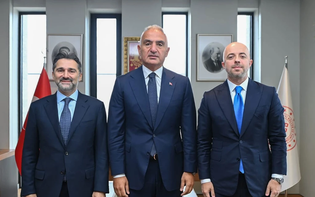 Bakan Ersoy ile THY'den ortak turizm planı: Hedef yeni pazarlar