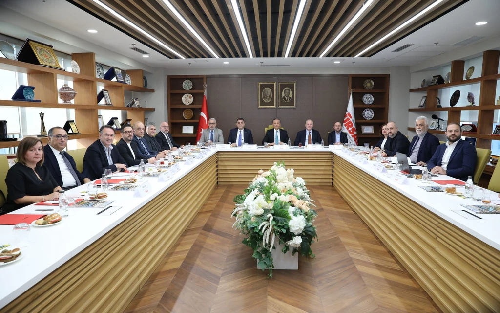 Tur operatörü ve acentalardan "eşit şartlarda rekabet" çıkışı